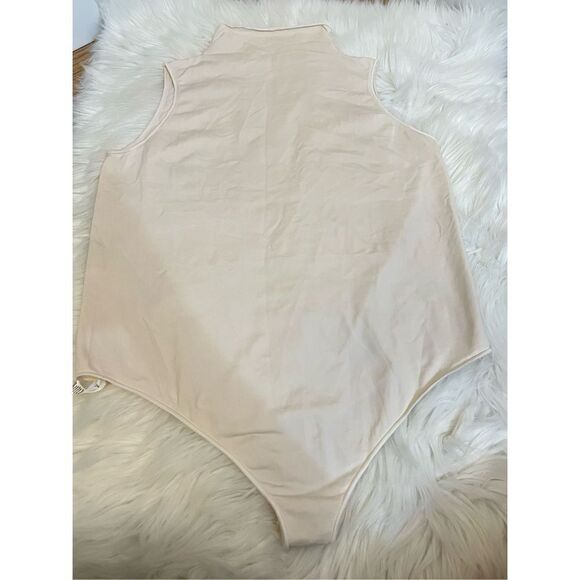 Skims Essential Mock Neck Sleeveless Bodysuit Sandstone 4/5x - Picture 3 of 6